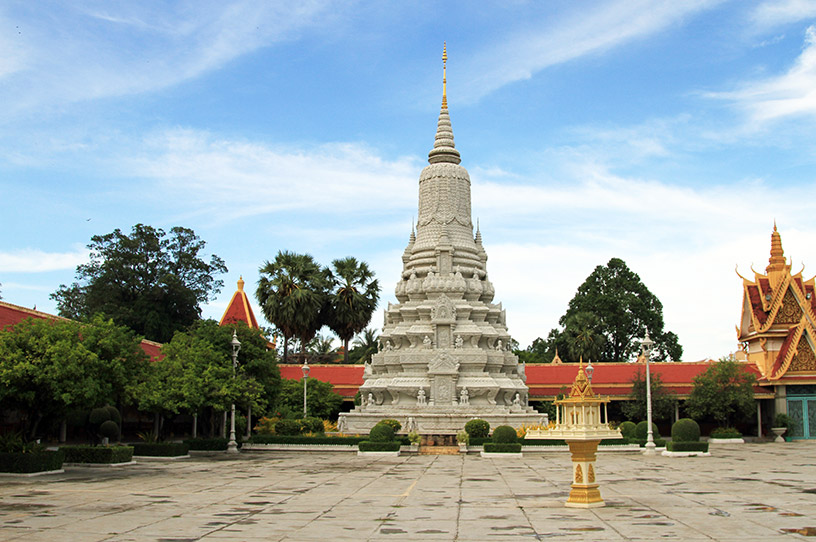 Golden Pagoda – Silver Pagoda