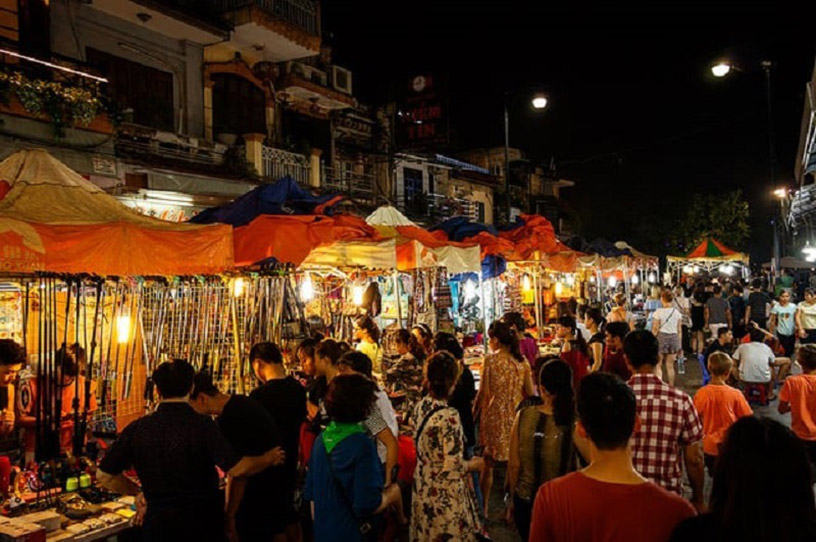 Nguyen Hoang Night Market